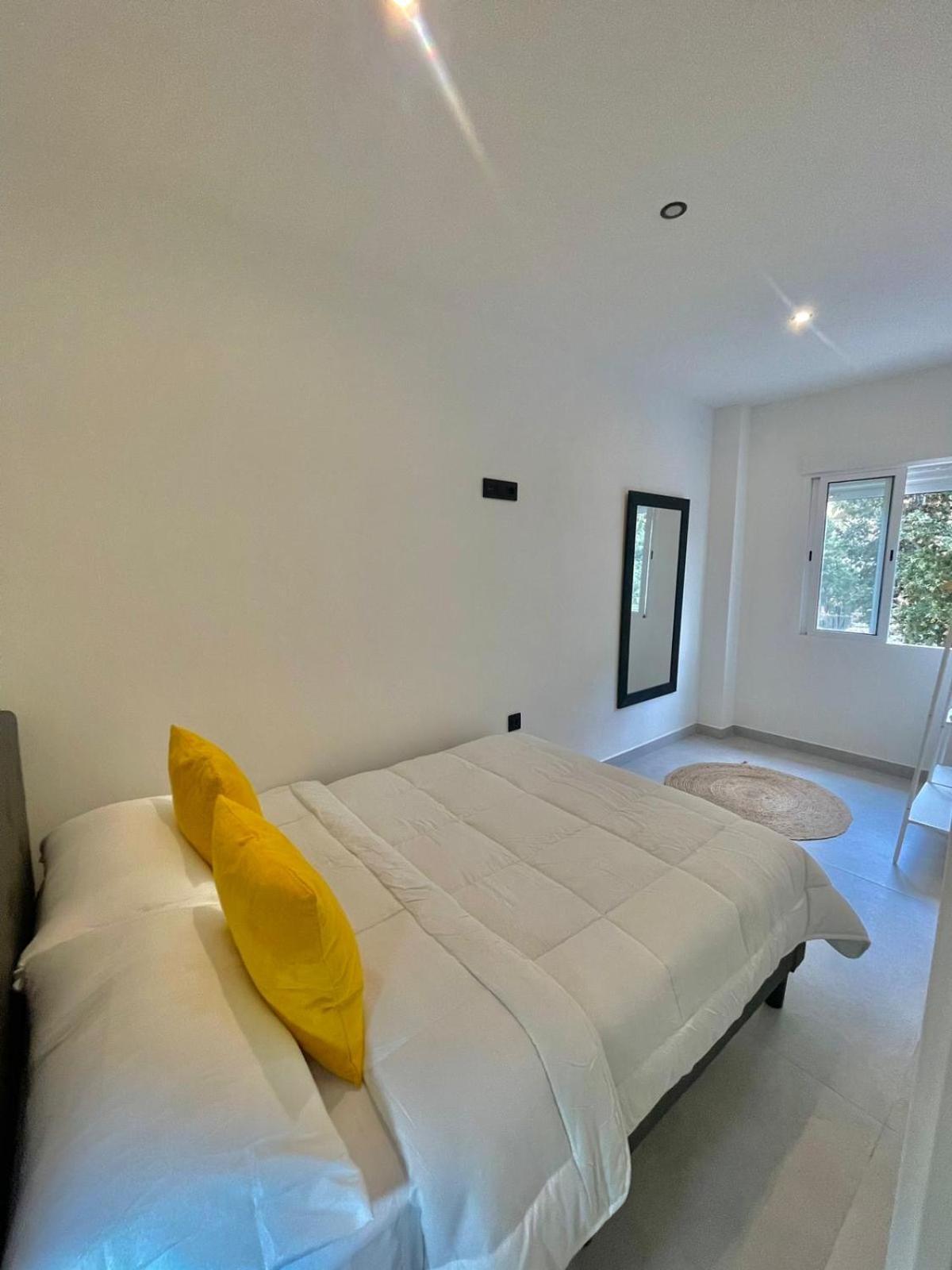 Palm Beach Rentals Аликанте Экстерьер фото