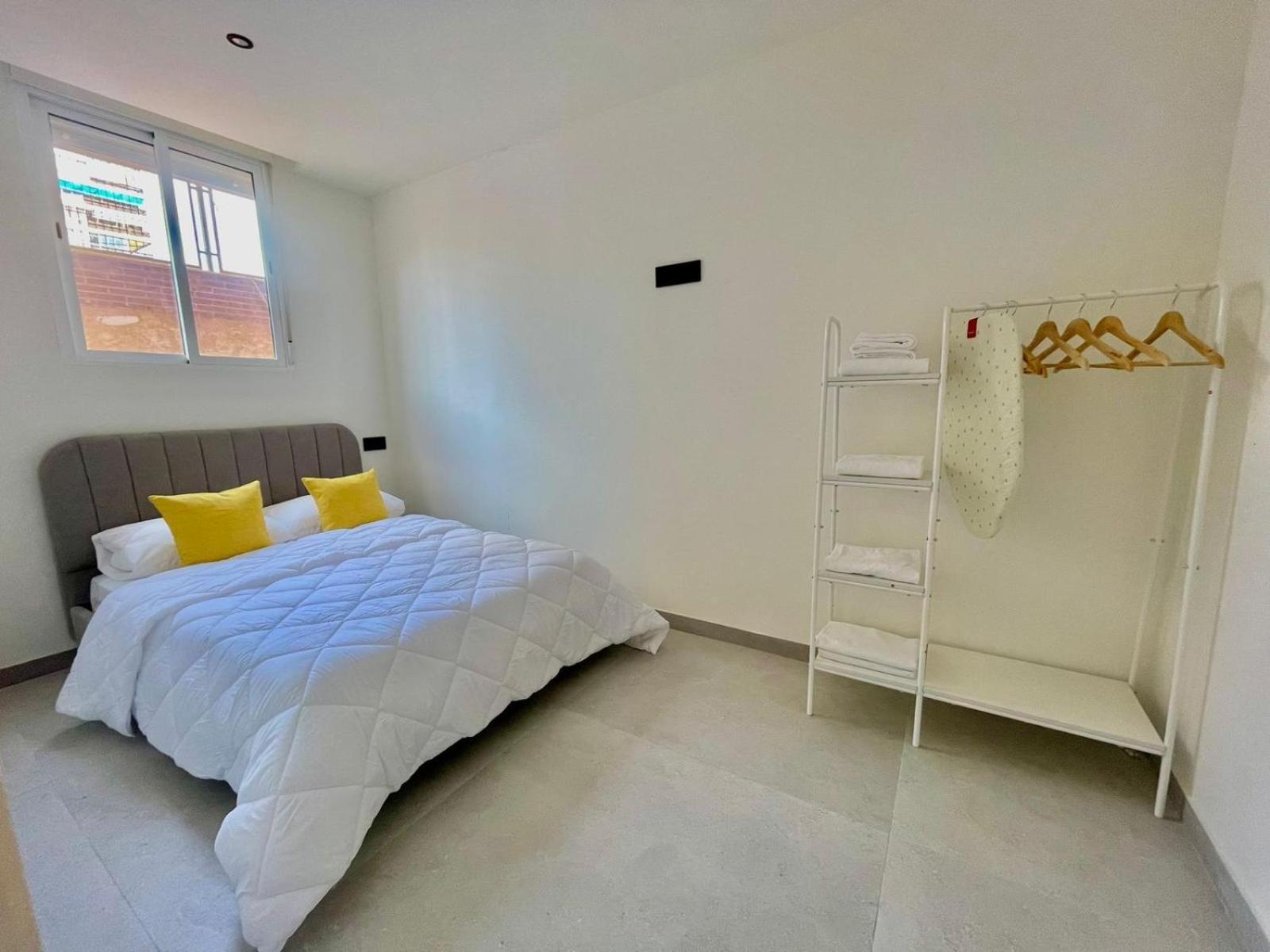 Palm Beach Rentals Аликанте Экстерьер фото